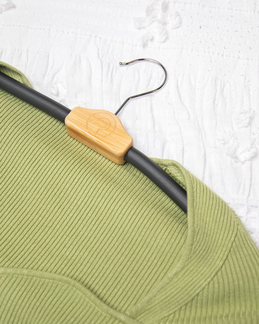 Young Engineer Makes First-Ever Black-Owned Bendable Hanger Company, Hangio